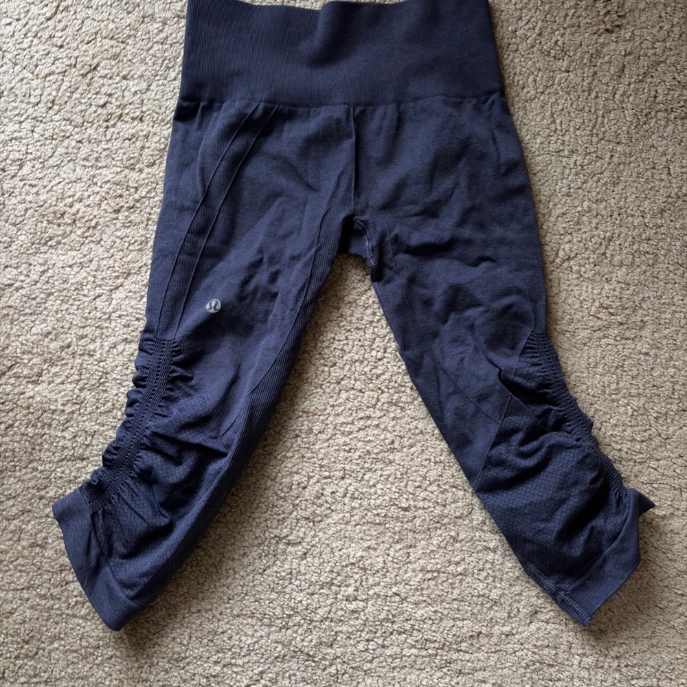 Lululemon Athletica In The Flow Capri Leggings Cadet Blue Size 4